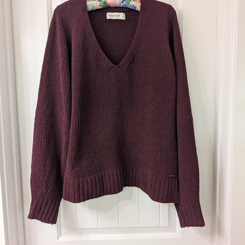 Abercrombie & Fitch Soft A&F Deep Burgundy V-Neck Sweater